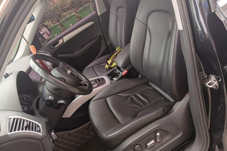 Used Audi Q5 2013 40 TFSI Technology Edition Left Front Seat