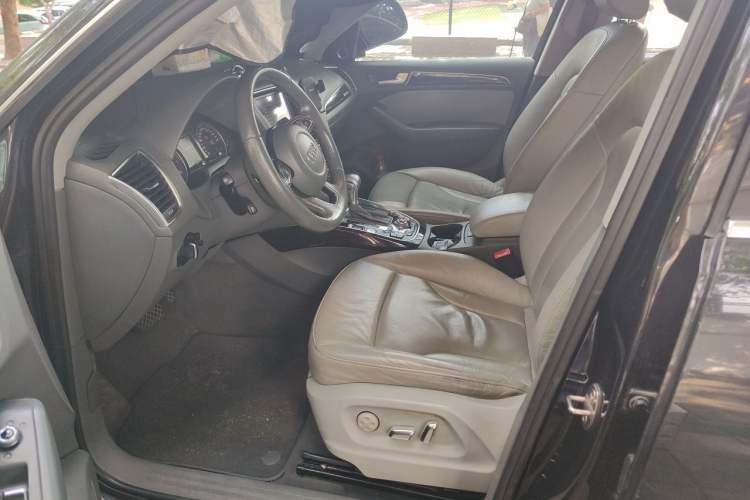 Used Audi Q5 2013 40 TFSI Technology Edition Left Front Seat