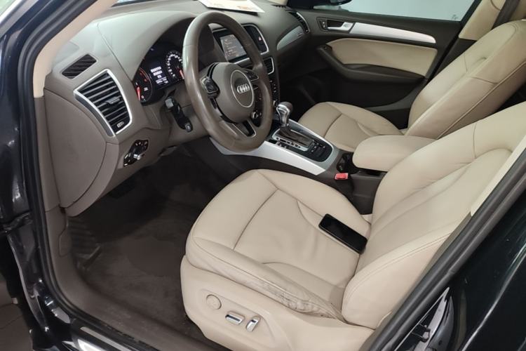 Used Audi Q5 2013 40 TFSI Technology Edition Left Front Seat