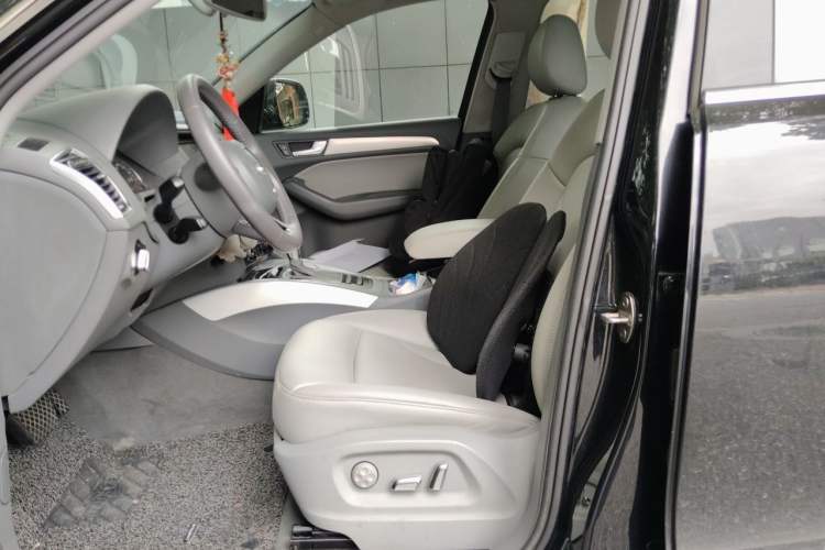 Used Audi Q5 2013 40 TFSI Technology Edition Left Front Seat