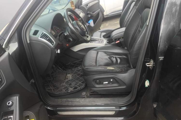 Used Audi Q5 2013 40 TFSI Technology Edition Left Front Seat