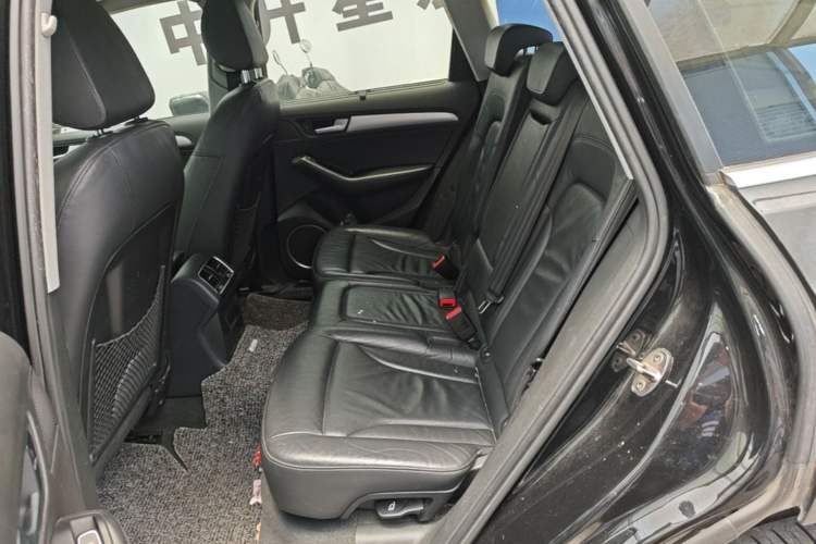 Used Audi Q5 2013 45 TFSI quattro Sport Edition Left Rear Seat