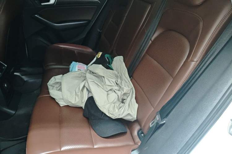 Used Audi Q5 2013 40 TFSI Ambition Left Rear Seat