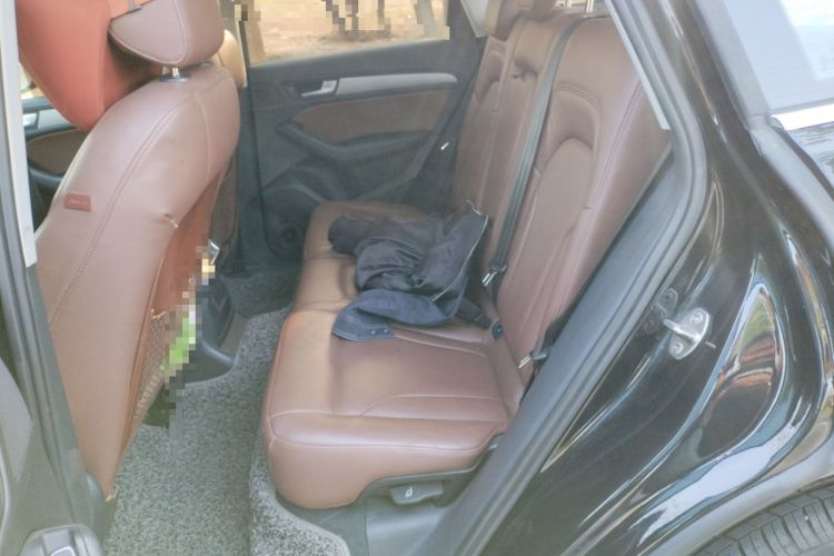 Used Audi Q5 2013 40 TFSI Ambition Left Rear Seat