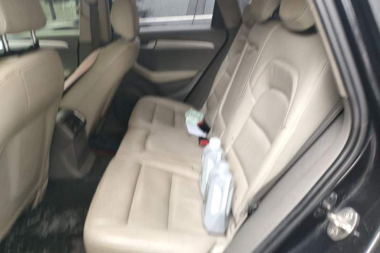 Used Audi Q5 2013 40 TFSI Ambition Left Rear Seat