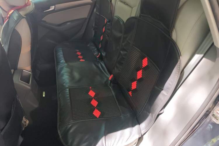 Used Audi Q5 2013 40 TFSI Ambition Left Rear Seat