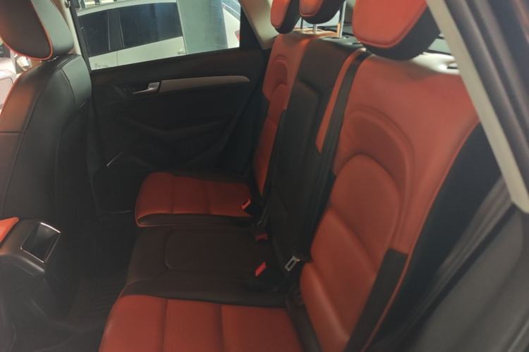 Used Audi Q5 2013 40 TFSI Ambition Left Rear Seat