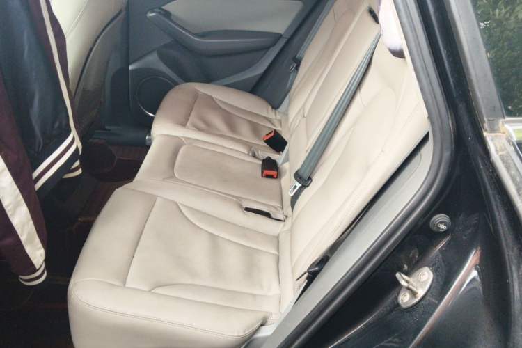 Used Audi Q5 2013 40 TFSI Comfort Edition Left Rear Seat