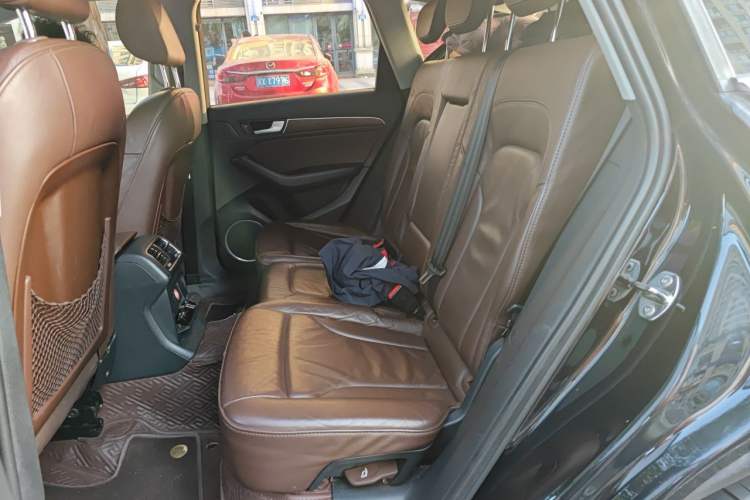 Used Audi Q5 2013 40 TFSI Comfort Edition Left Rear Seat