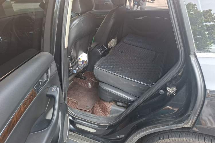 Used Audi Q5 2013 40 TFSI Comfort Edition Left Rear Seat