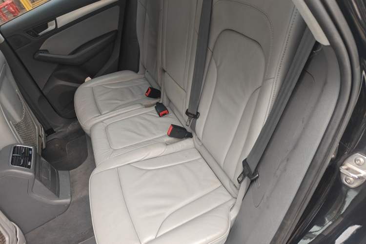 Used Audi Q5 2013 40 TFSI Technology Edition Left Rear Seat