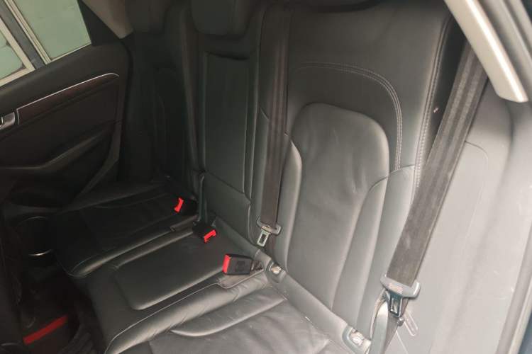 Used Audi Q5 2013 40 TFSI Comfort Edition Left Rear Seat