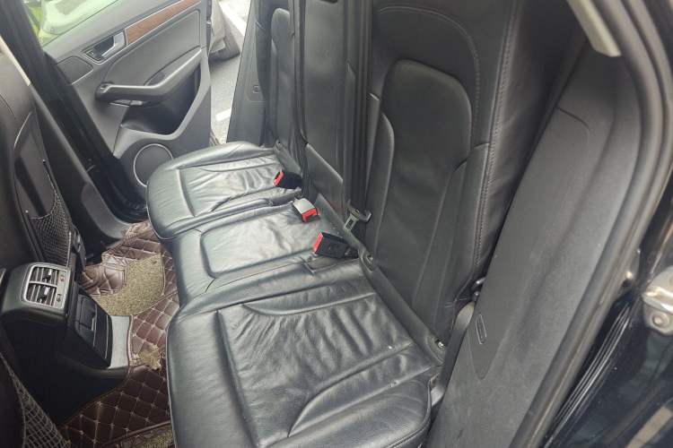 Used Audi Q5 2013 40 TFSI Comfort Edition Left Rear Seat