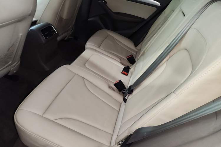 Used Audi Q5 2013 40 TFSI Technology Edition Left Rear Seat