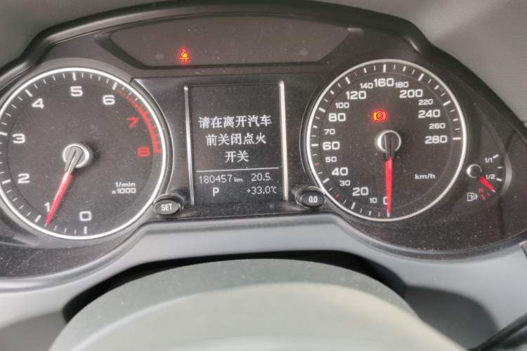 Used Audi Q5 2013 40 TFSI Technology Edition Odometer Close Up
