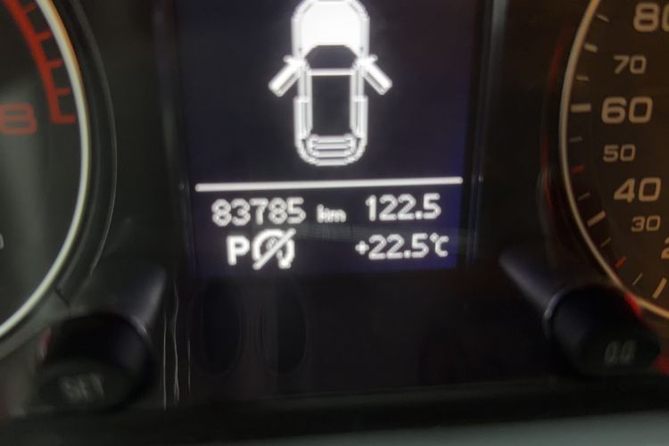 Used Audi Q5 2013 40 TFSI Ambition Odometer Close Up