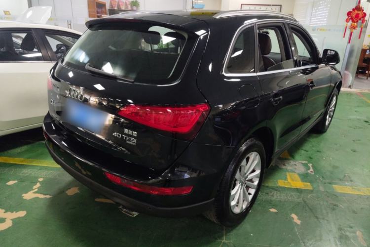 Used Audi Q5 2013 40 TFSI Technology Edition Rear Right 45 Deg