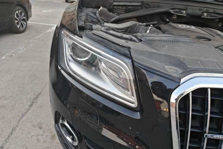 Used Audi Q5 2013 40 TFSI Ambition Right Front Headlight