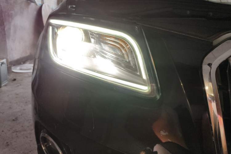 Used Audi Q5 2013 40 TFSI Technology Edition Right Front Headlight