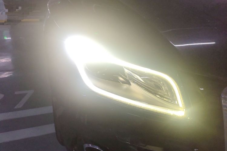 Used Audi Q5 2013 40 TFSI Ambition Right Front Headlight