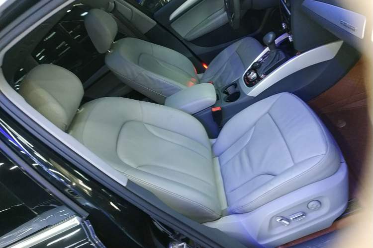 Used Audi Q5 2013 45 TFSI quattro Sport Edition Right Front Seat