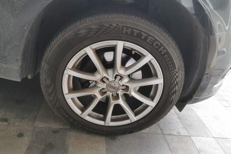 Used Audi Q5 2013 40 TFSI Ambition Right Front Wheel Hub