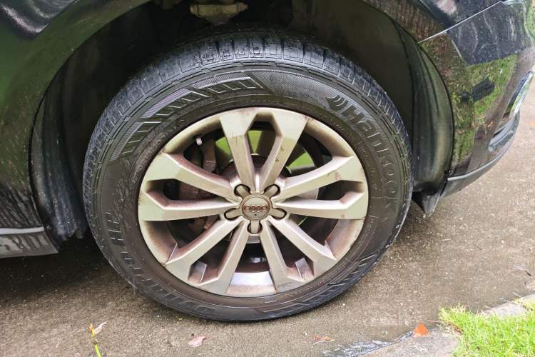 Used Audi Q5 2013 40 TFSI Ambition Right Front Wheel Hub
