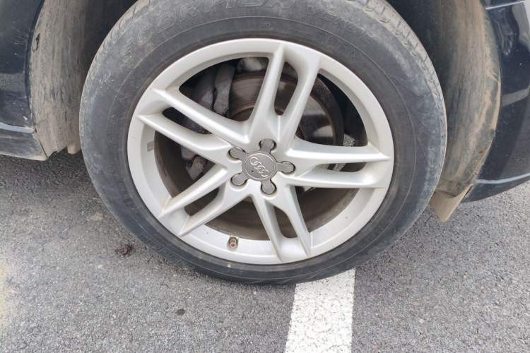 Used Audi Q5 2013 40 TFSI Comfort Edition Right Front Wheel Hub
