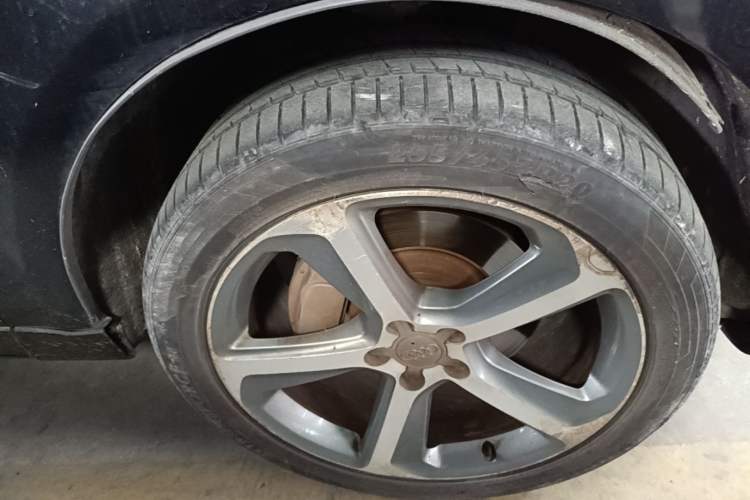 Used Audi Q5 2013 45 TFSI quattro Sport Edition Right Front Wheel Hub
