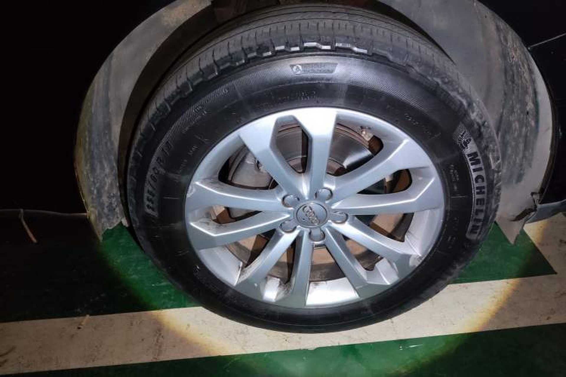 Used Audi Q5 2013 40 TFSI Technology Edition Right Front Wheel Hub