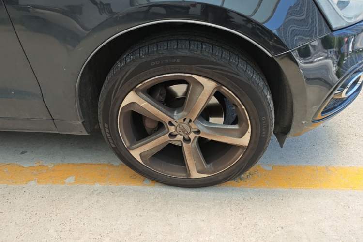 Used Audi Q5 2013 45 TFSI quattro Sport Edition Right Front Wheel Hub
