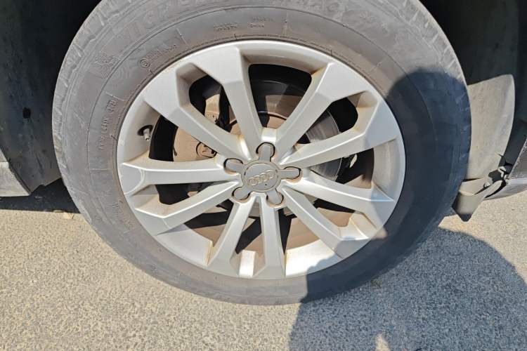 Used Audi Q5 2013 40 TFSI Technology Edition Right Front Wheel Hub