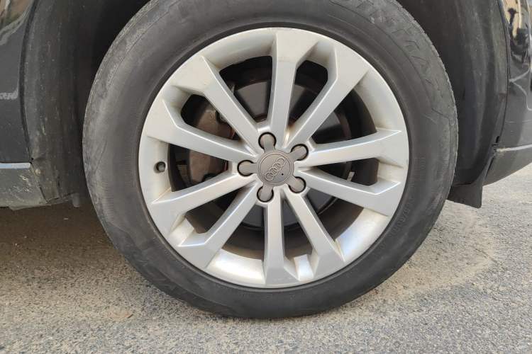 Used Audi Q5 2013 40 TFSI Technology Edition Right Front Wheel Hub
