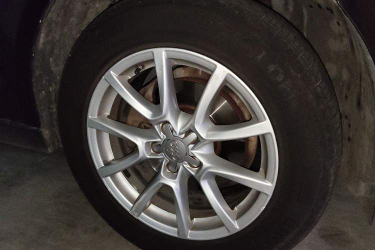 Used Audi Q5 2013 40 TFSI Ambition Right Front Wheel Hub