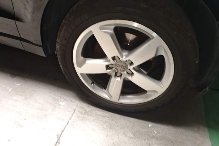 Used Audi Q5 2013 40 TFSI Ambition Right Front Wheel Hub