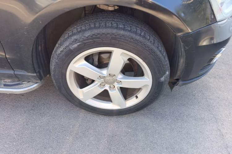Used Audi Q5 2013 40 TFSI Comfort Edition Right Front Wheel Hub