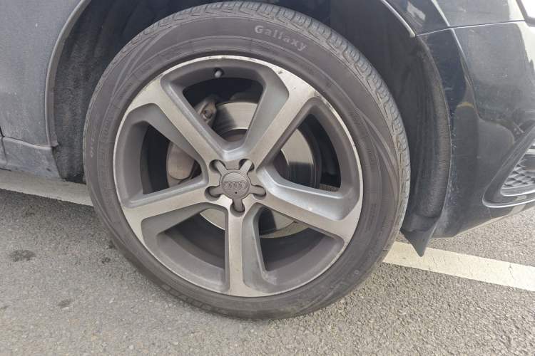 Used Audi Q5 2013 45 TFSI quattro Sport Edition Right Front Wheel Hub