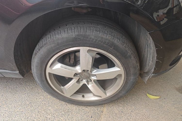 Used Audi Q5 2013 40 TFSI Comfort Edition Right Front Wheel Hub