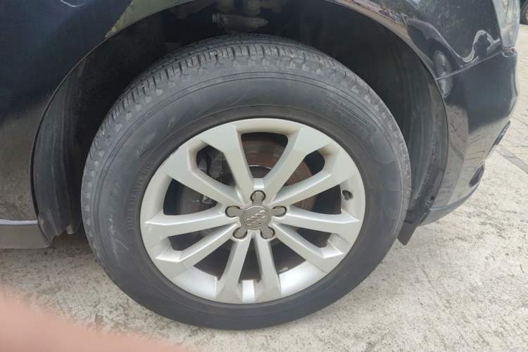 Used Audi Q5 2013 40 TFSI Technology Edition Right Front Wheel Hub