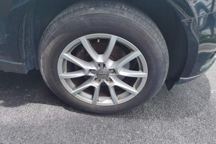 Used Audi Q5 2013 40 TFSI Ambition Right Front Wheel Hub