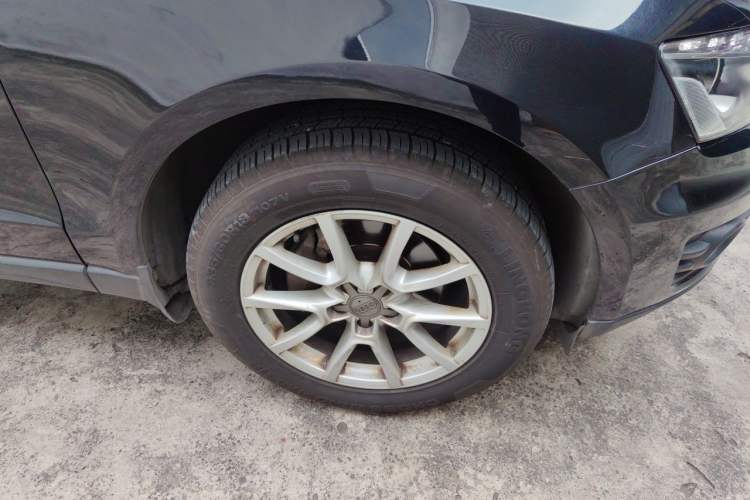 Used Audi Q5 2013 40 TFSI Technology Edition Right Front Wheel Hub