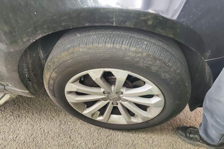 Used Audi Q5 2013 40 TFSI Technology Edition Right Front Wheel Hub