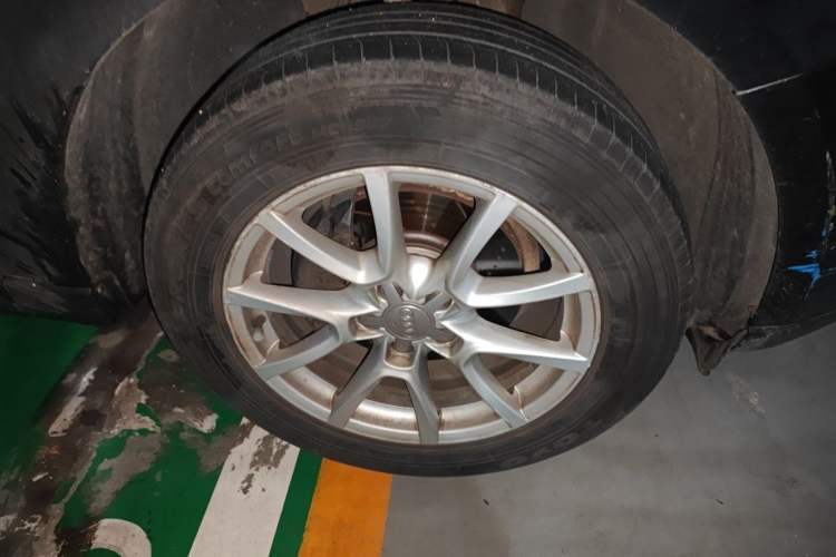 Used Audi Q5 2013 40 TFSI Ambition Right Front Wheel Hub