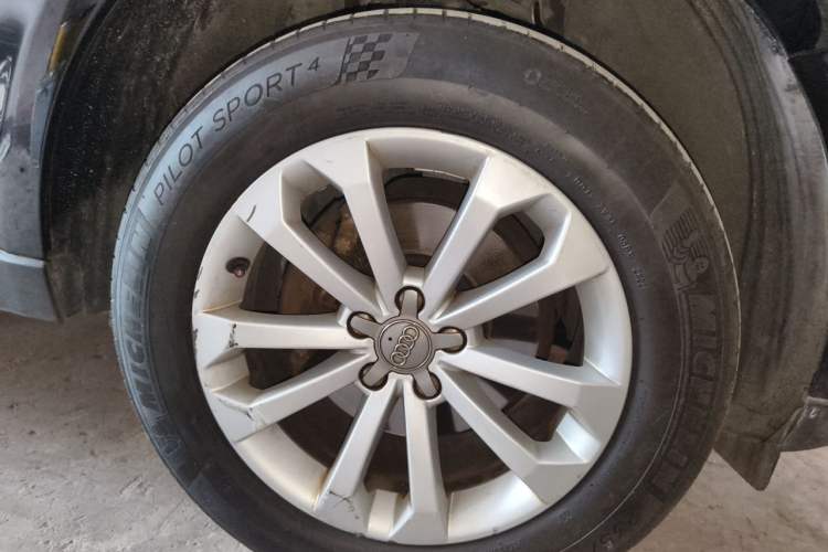 Used Audi Q5 2013 40 TFSI Technology Edition Right Front Wheel Hub