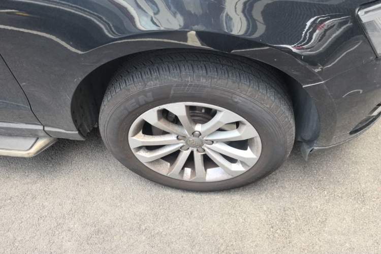 Used Audi Q5 2013 40 TFSI Technology Edition Right Front Wheel Hub