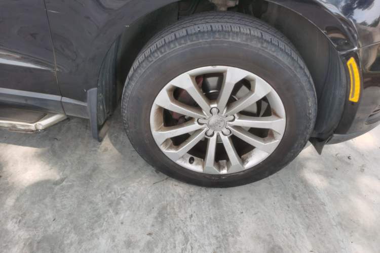 Used Audi Q5 2013 40 TFSI Technology Edition Right Front Wheel Hub