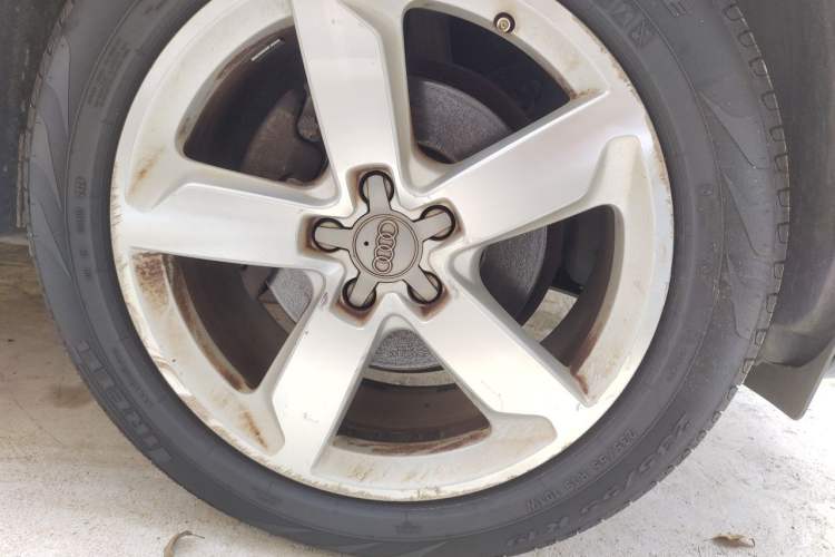 Used Audi Q5 2013 40 TFSI Comfort Edition Right Front Wheel Hub