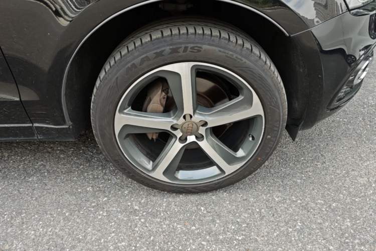 Used Audi Q5 2013 45 TFSI quattro Sport Edition Right Front Wheel Hub