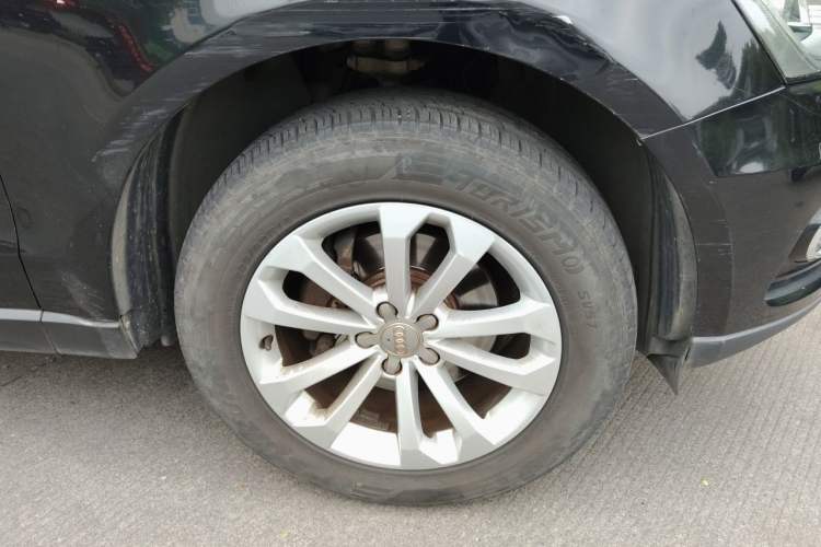 Used Audi Q5 2013 40 TFSI Technology Edition Right Front Wheel Hub