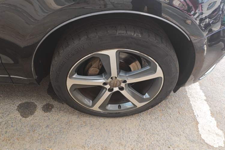 Used Audi Q5 2013 45 TFSI quattro Sport Edition Right Front Wheel Hub